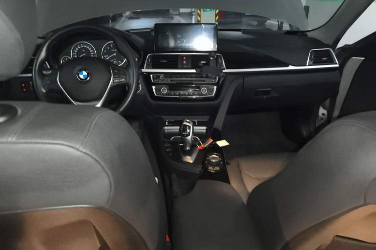 Used BMW 3 Series 2016 320Li Ambition Model Center Console