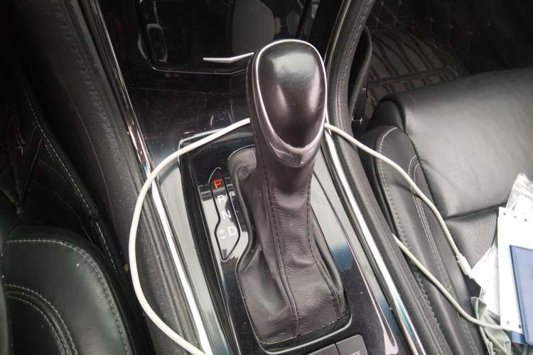 Used Cadillac ATS-L 2016 28T Fashion Edition Gear Lever