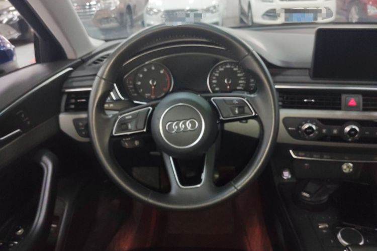 Used Audi A4L 2019 40 TFSI Ambition China VI Steering Wheel