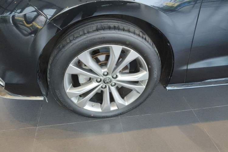 Used Toyota SIENNA 2023 2.5L Hybrid Deluxe Edition
