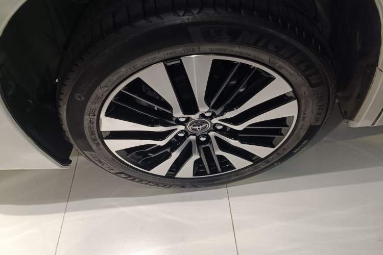 Used Toyota Alphard 2018 Revised Version 3.5L Luxury Edition