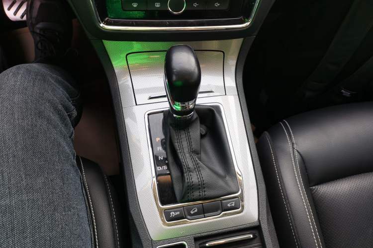 Used Roewe RX5 2020 20T Automatic Ali Smart Connectivity Beyond Intelligent Edition
