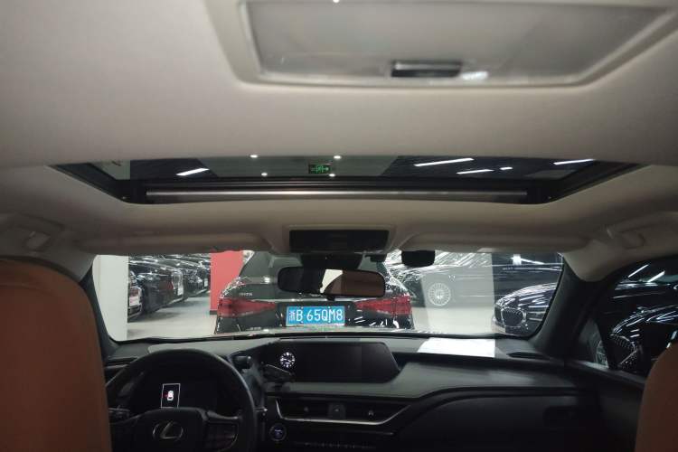 Used Lexus UX 2020 260h Explore & Adventure Edition
