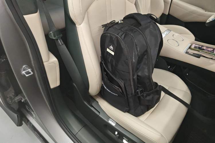 Used Xiaomi Auto YU7 2025 Ultra-Long Range High-Performance All-Wheel-Drive Max Edition
