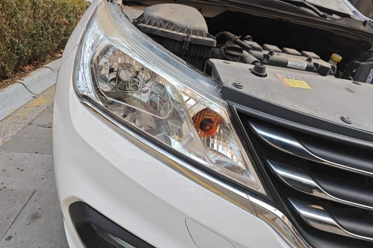 Used Baojun 310 2017 1.5L Manual Fashion Model
