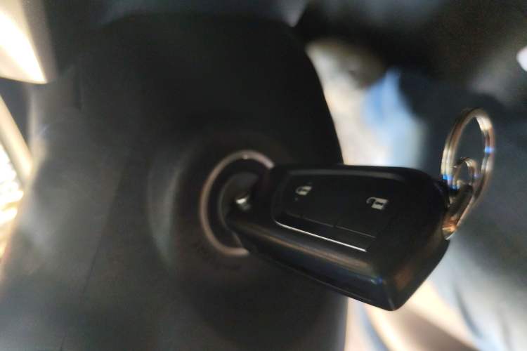 Used Toyota RAV4 2015 2.0L CVT Two-Wheel Drive Fashion Edition