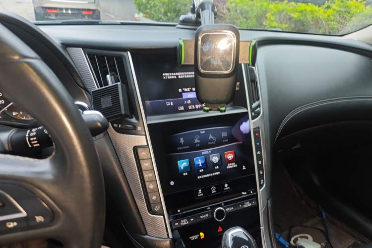 Used Infiniti Q50L 2018 2.0T Enjoyment Edition China V standard Audio And AC Panel