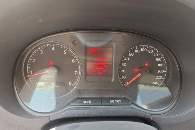 Used Volkswagen Polo 2012 1.6L Cross Polo MT
