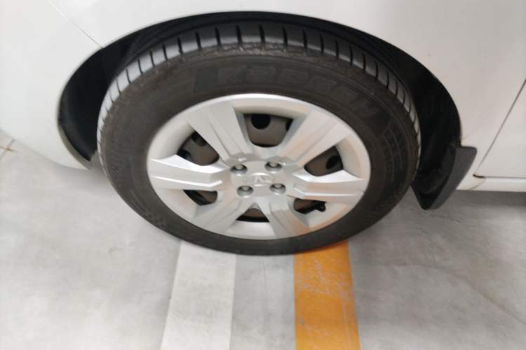 Used FAW Yingzhi G3 2016 1.5L Manual Comfort Edition Exterior 4