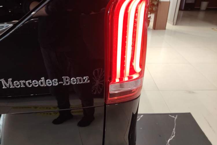 Used Mercedes-Benz V-Class 2022 V 260 L Long Wheelbase Prestige Edition Right Rear Taillight