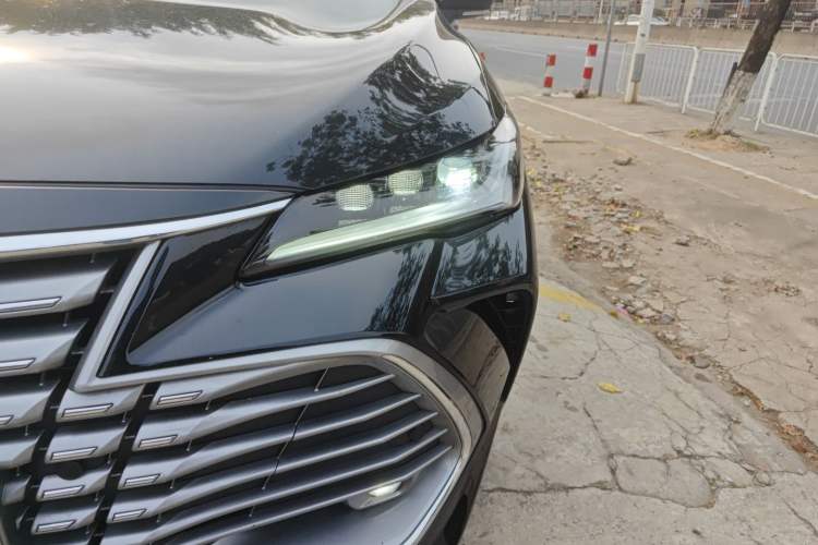 Used Toyota Avalon 2024 Dual-Motor 2.0L Luxury Edition