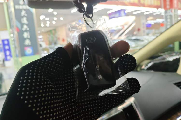 Used Toyota Alphard 2021 Dual-Engine 2.5L Luxury Edition Vehicle Key