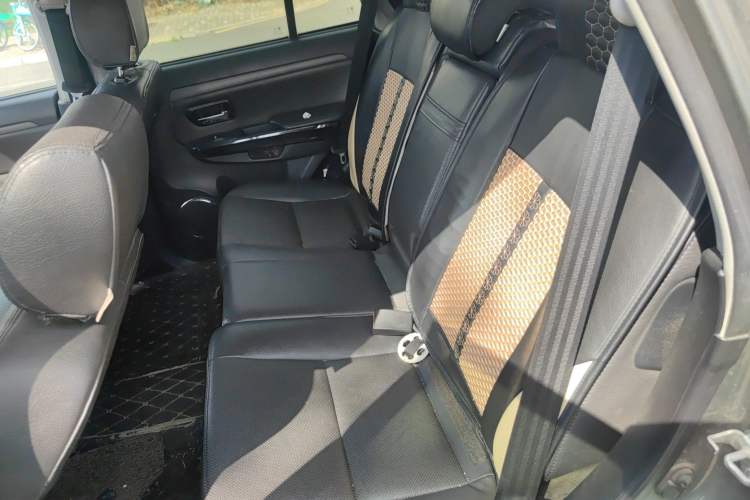 Used Haval H5 Classic 2013 Zhizun Edition 2.0L Manual Two-Wheel Drive Entry-Level Model