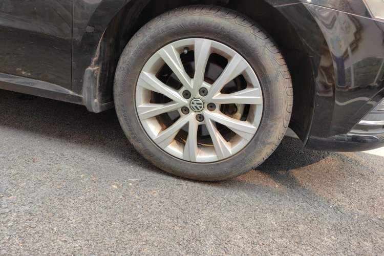 Used Volkswagen Lavida 2015 1.6L Automatic Comfort Edition