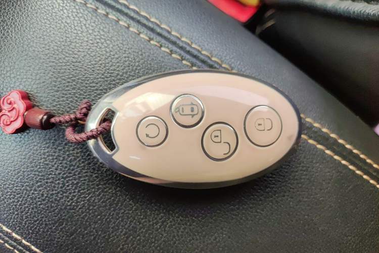 Used BYD Song New Energy 2017 Song DM 1.5TID All-Wheel Drive Luxury Model Vehicle Key