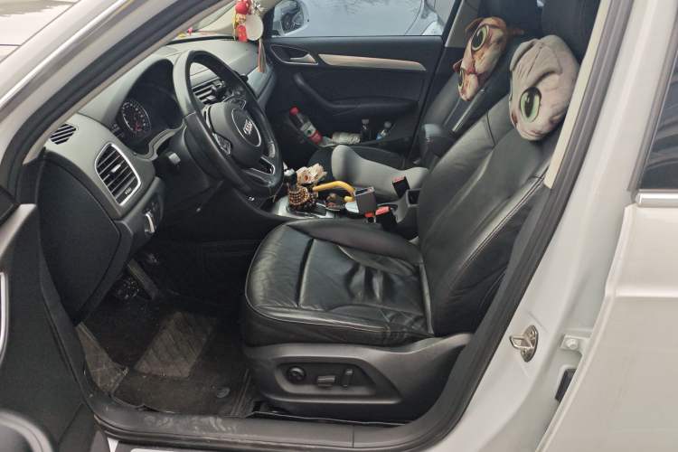 Used Audi Q3 2015 35 TFSI Ambition Edition Left Front Seat