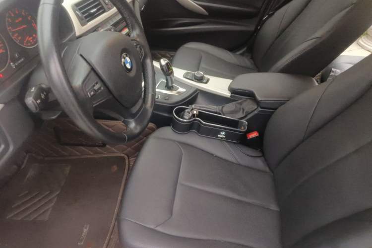 Used BMW 3 Series 2015 320i Luxury Line Stylish Edition Left Front Seat