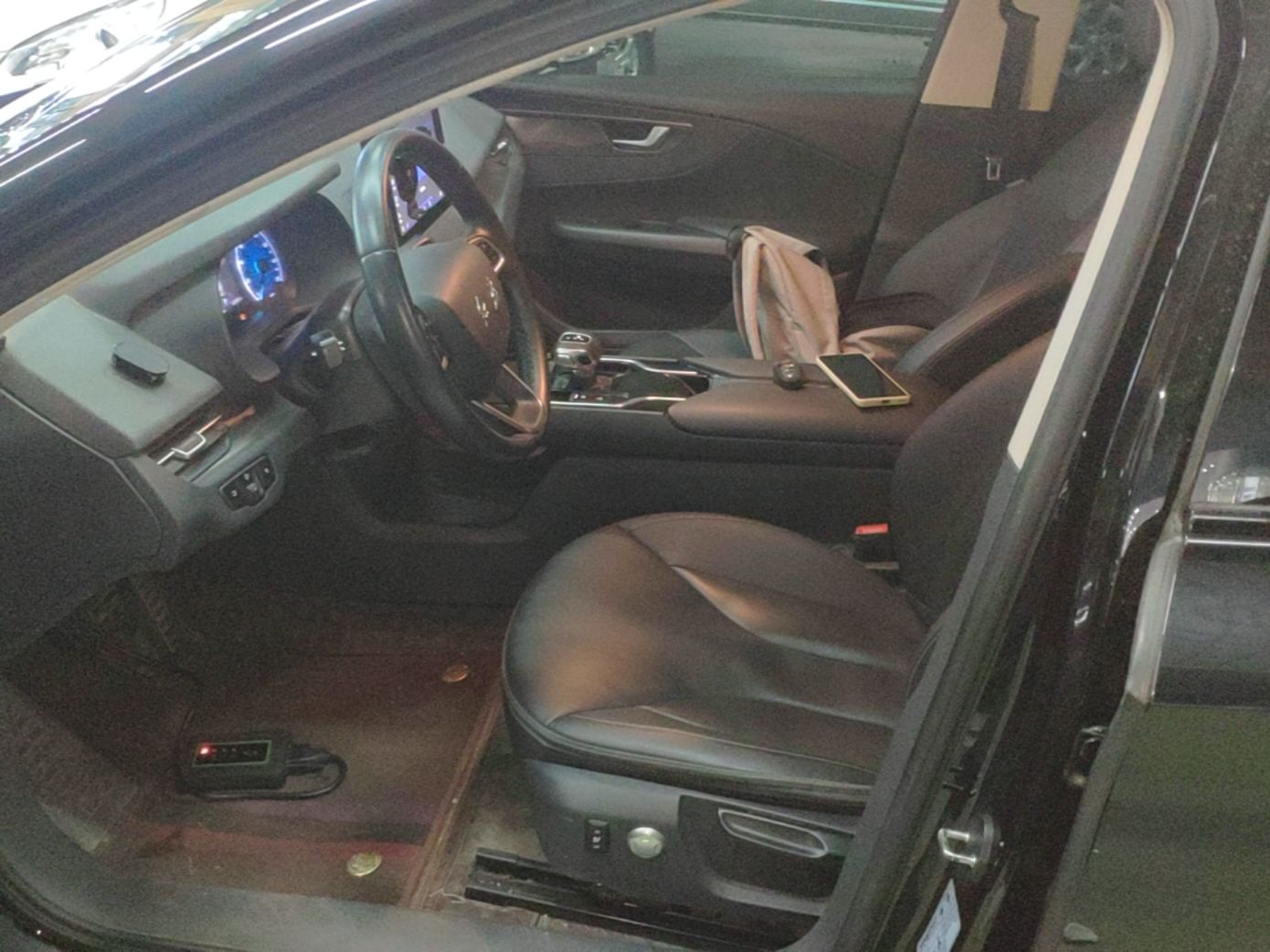 Hongqi E-QM5 2023 Revised Version Basic Travel Edition — снимка 17
