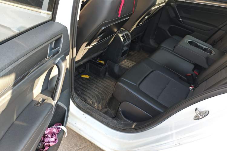 Used Volkswagen Golf Sportsvan 2018 230TSI Automatic Trend Edition Left Rear Seat