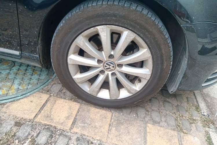 Used Volkswagen Magotan 2015 1.8TSI Advanced Model Right Front Wheel Hub