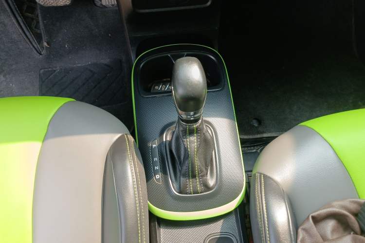 Used Roewe Clever 2021 302 km New Four-Seater Super-Efficient Version
