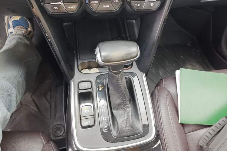 Used GAC Trumpchi GS4 2019 270T Automatic Two-Wheel Drive Luxury Smart Connectivity Model Gear Lever