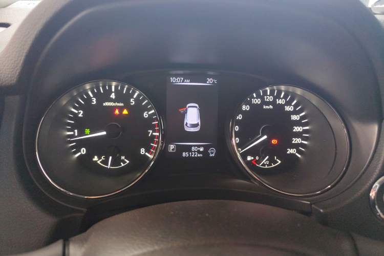 Used Nissan X-Trail 2017 2.5L CVT Leading Edition 4WD
