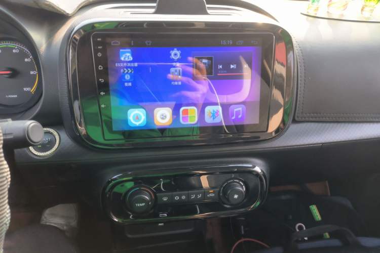 Used Roewe Clever 2022 311km QiQi BoBo Edition Audio And AC Panel