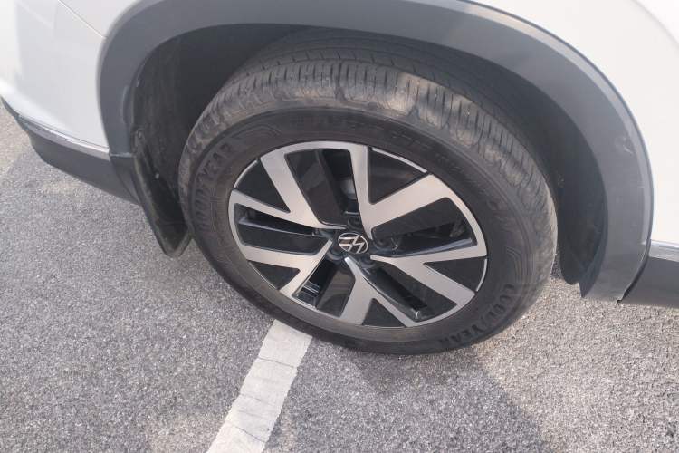 Used Volkswagen Tayron 2023 280TSI Two-Wheel-Drive Luxury Plus Advanced Version Right Rear Wheel Hub