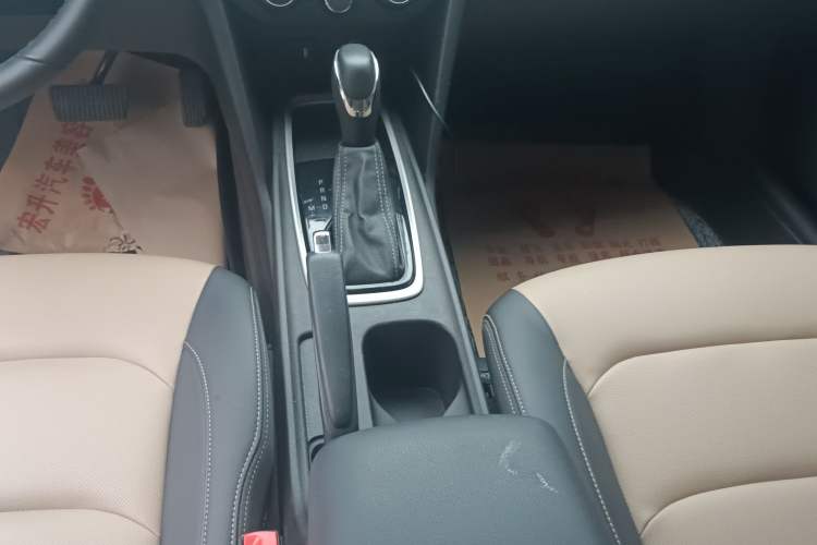 Used Chevrolet Monza 2022 320 Automatic Enjoyment Sunroof Version Gear Lever