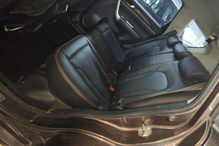 Used Haval H6 2015 Sport Edition 1.5T Automatic Two-Wheel Drive Luxury Model Left Rear Seat