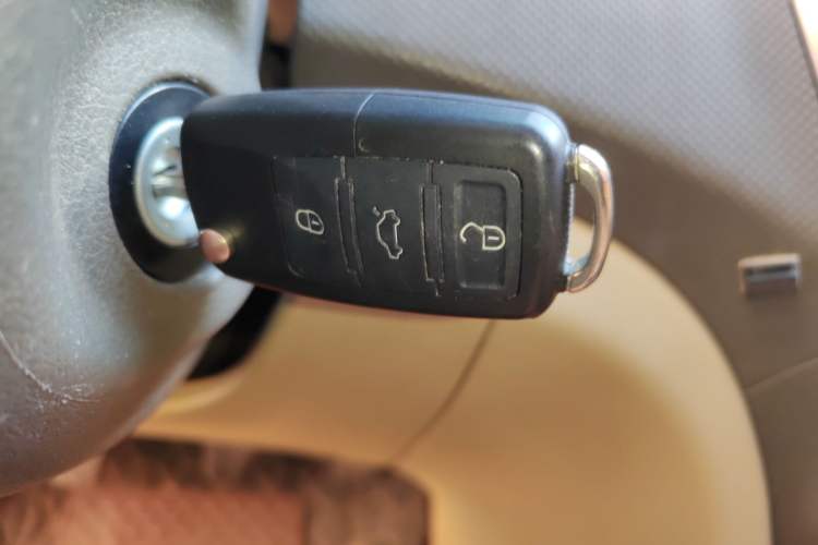 Used Hyundai Verna (older generation) 2010 Sedan 1.4L Manual Standard GL Model
