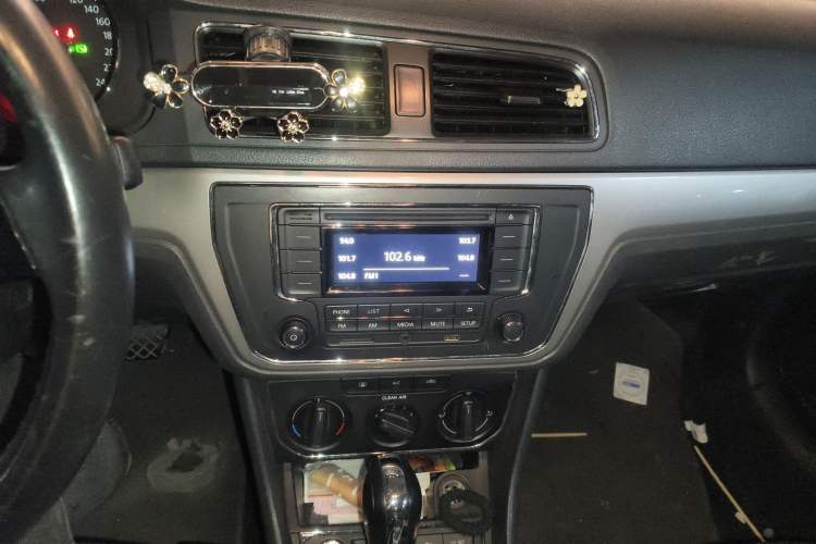 Used Volkswagen Lavida 2017 1.6L Automatic Comfort Edition
