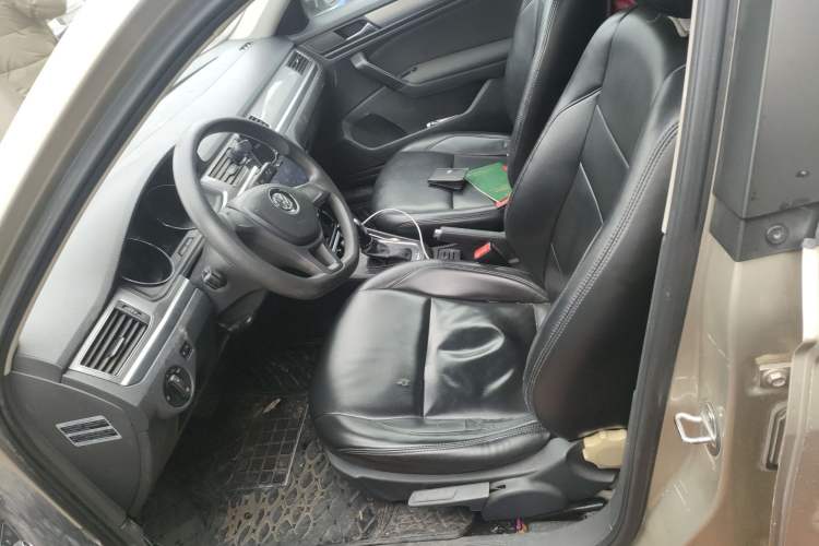 Used Volkswagen Bora 2016 1.6L Automatic Fashion Model
