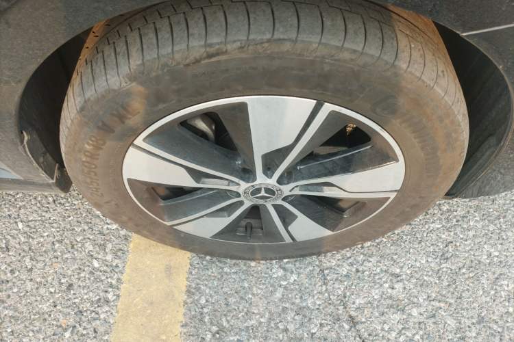 Used Mercedes-Benz V-Class 2021 V 260 Prestige Edition Right Front Wheel Hub