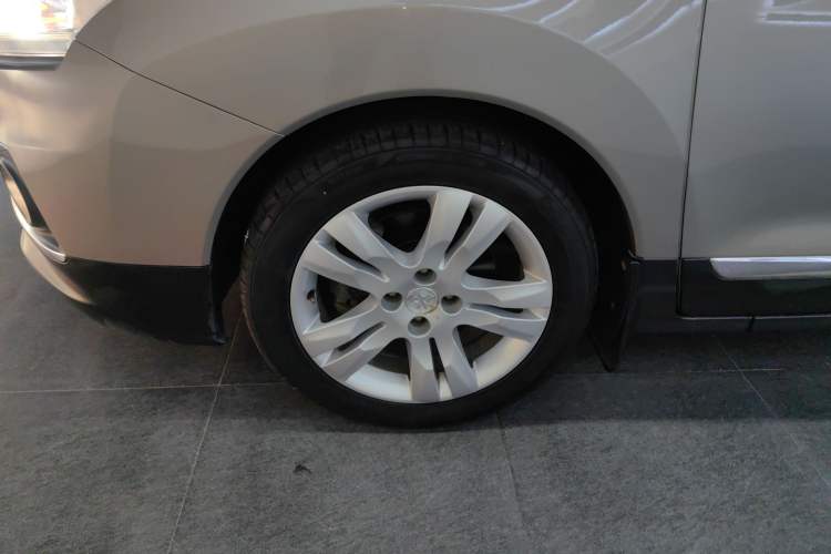 Used Peugeot 3008 2015 2.0L Automatic Classic Edition