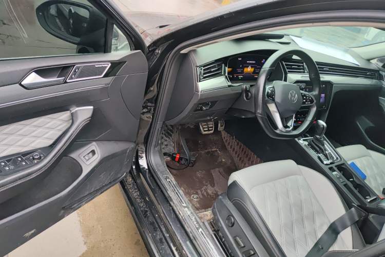 Used Volkswagen Magotan 2023 2 Million Units Limited Edition 280TSI DSG Leading Version