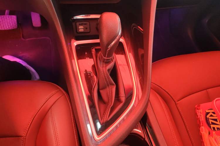 Used Buick GL6 2019 18T 6-Seater Connected Luxury Version China VI Standard Gear Lever