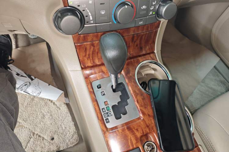 Used Toyota Highlander 2011 2.7L Two-Wheel Drive 5-Seater Elite Edition Gear Lever