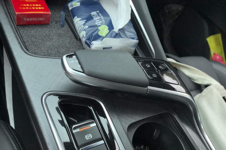 Used CHANGAN UNI-T 2022 1.5T Prestige Version
