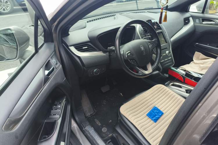 Used Lincoln MKC 2017 2.0T Two-Wheel Drive Deluxe Edition
