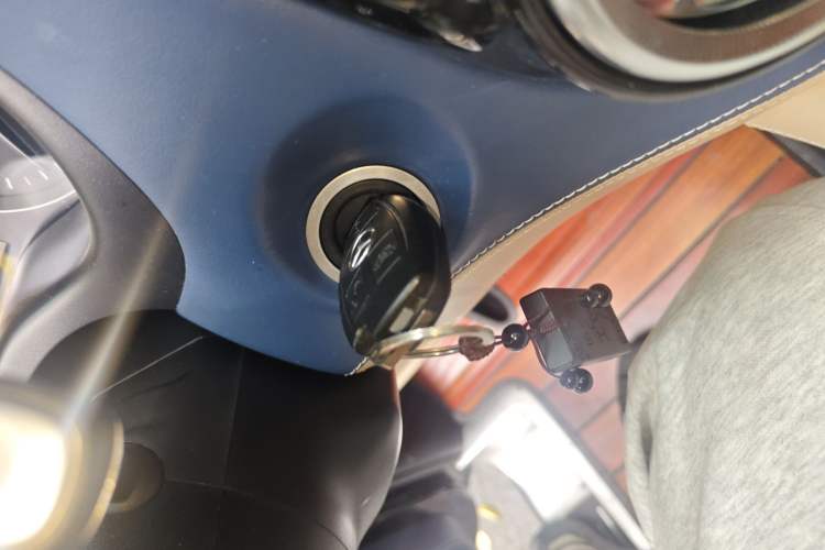 Used Mercedes-Benz Vito 2020 2.0T Business Version 7 Seats Vehicle Key