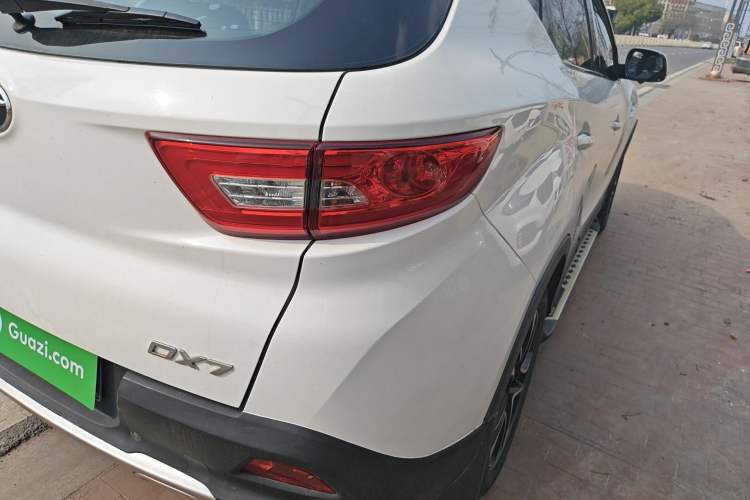 Used Soueast DX7 2017 1.5T Automatic White Rider Trim
