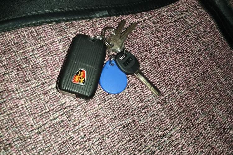 Used Roewe RX8 2018 30T Smart Connectivity All-Wheel Drive Supreme Edition
