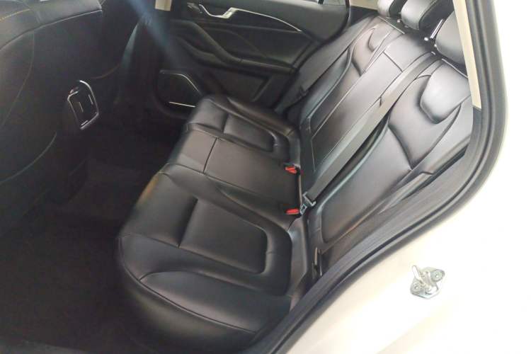 Used Bestune B70 2023 Third Generation 1.5T Automatic Enjoyment Version 70th Anniversary Edition Left Rear Seat