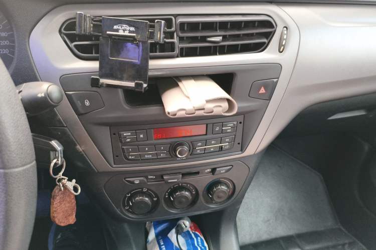 Used Citroen Elysee 2014 1.6L Manual Fashion Edition Audio And AC Panel