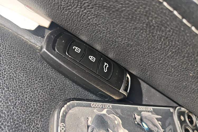 Used Renault Koleos 2013 2.5L Two-Wheel Drive Comfort Edition
