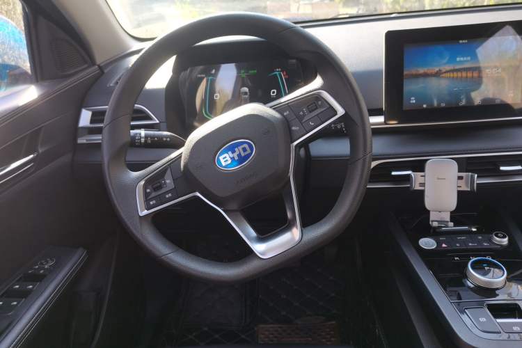 Used BYD e2 2019 Standard Range Model – Smart & Comfortable Version Steering Wheel