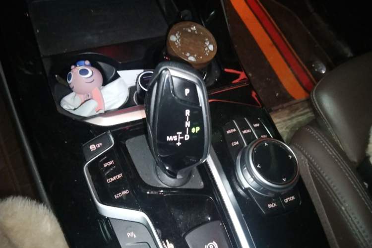 Used BMW X3 2020 xDrive30i Luxury Model with M Sport Package Gear Lever