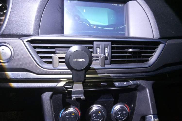 Used Haval H6 2018 Blue Label Sport Edition 1.5T Manual Two-Wheel Drive Elite Model Audio And AC Panel